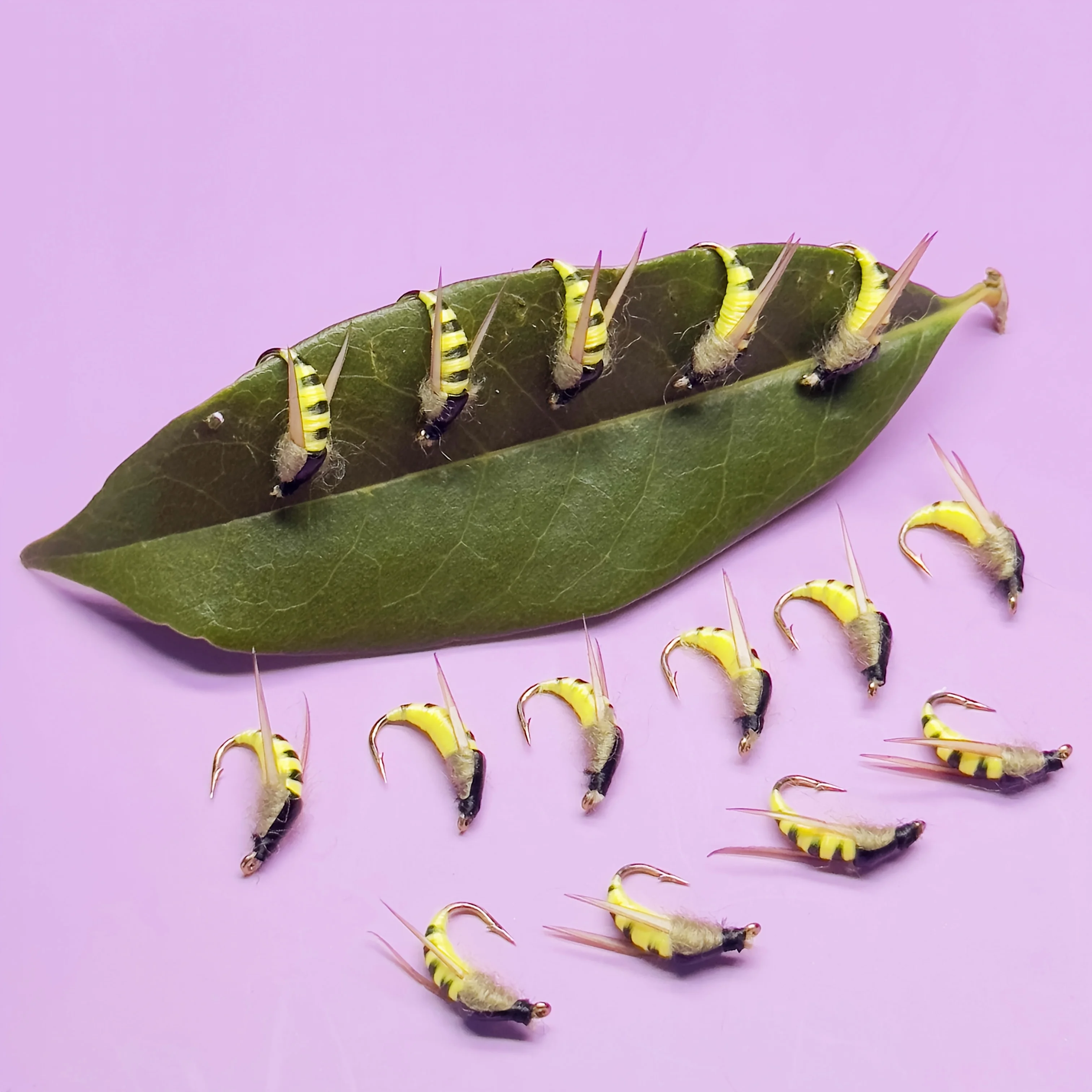 Moscas húmedas polilla amarilla para lucio y trucha con anzuelo - imagen 3