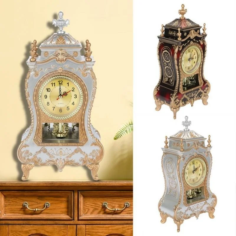 Reloj vintage de sobremesa con estilo clásico