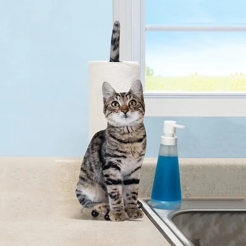 Portarrollos de gato instalado en baño