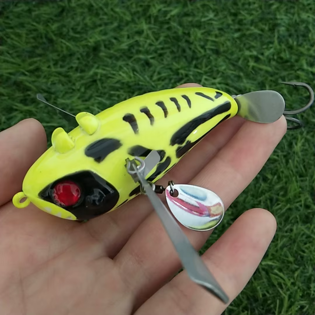 Señuelo Plopper con hélice y cola giratoria para lubina - imagen 2