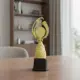 Trofeo de competición con base negra y diseño creativo - imagen 4