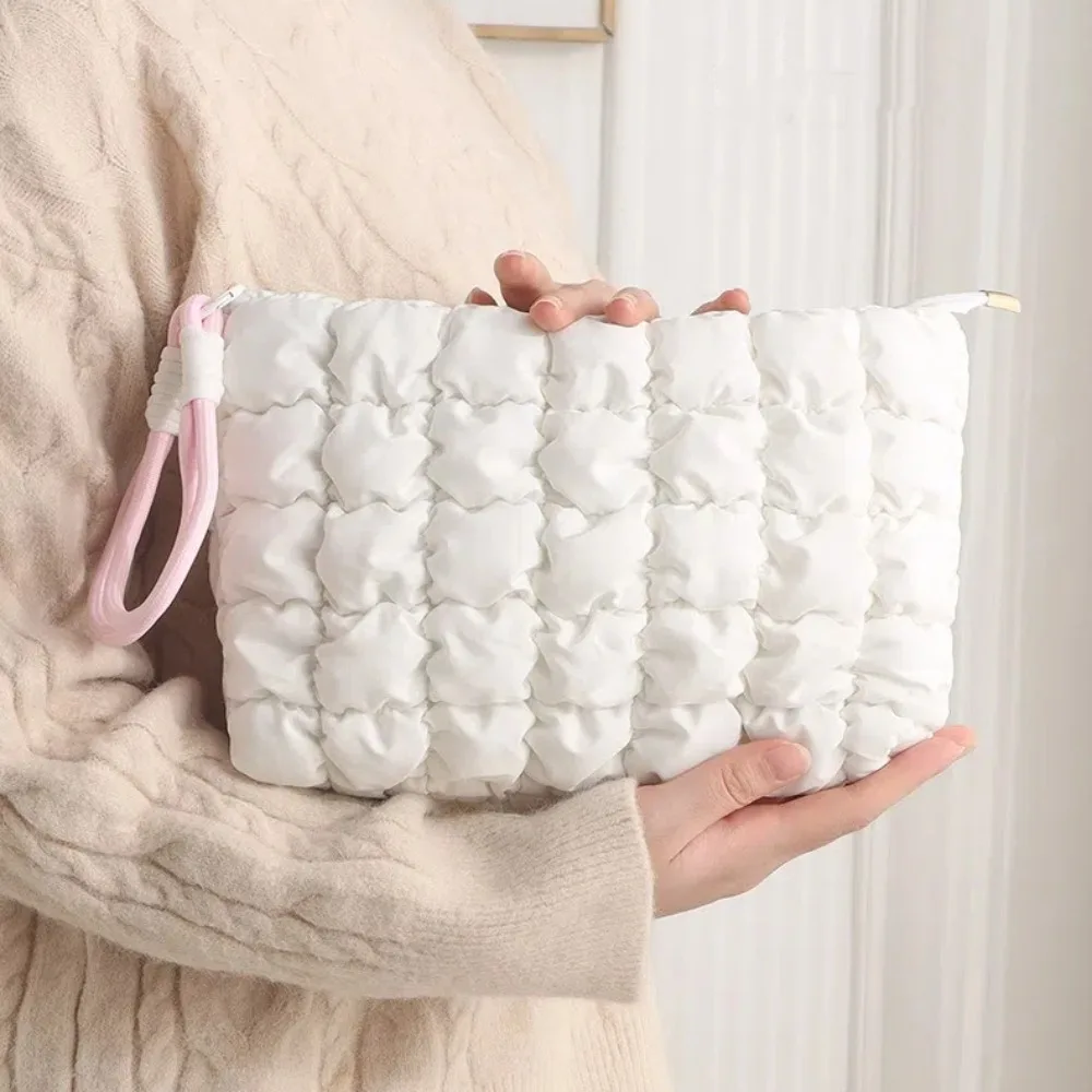 Bolsa de maquillaje acolchada tipo puffer gran capacidad para mujer