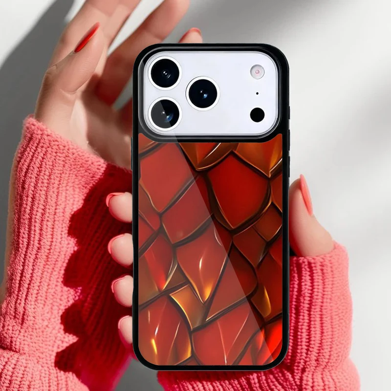 Funda mostrando detalle de escamas rojas