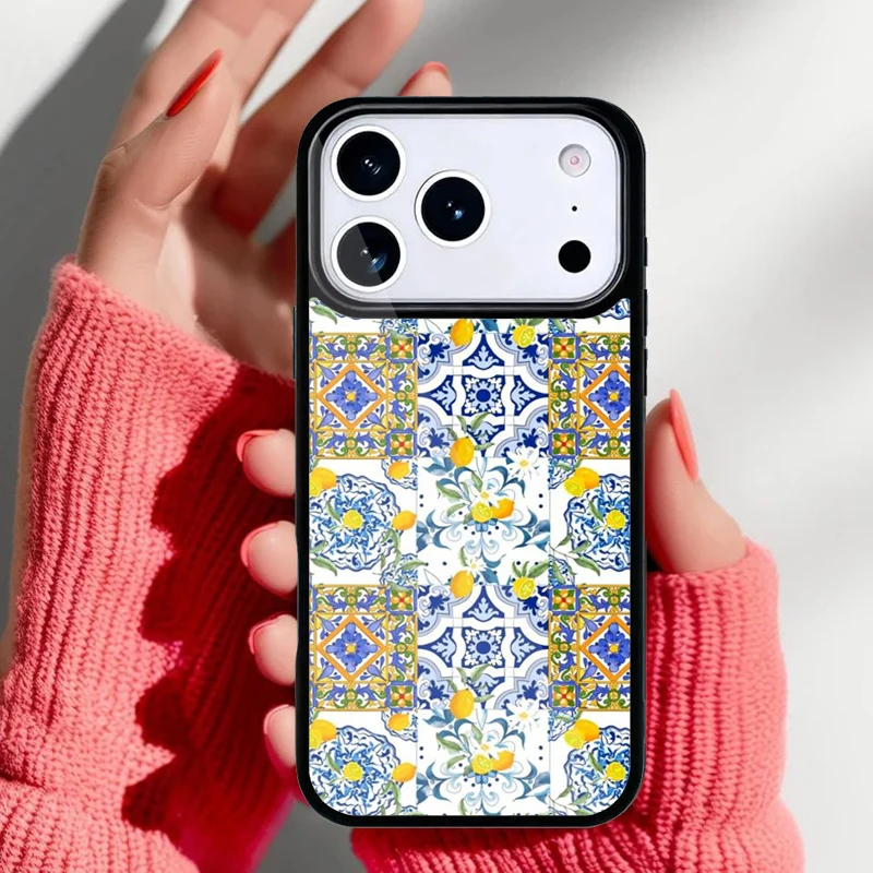 Vista frontal y trasera del diseño en la funda