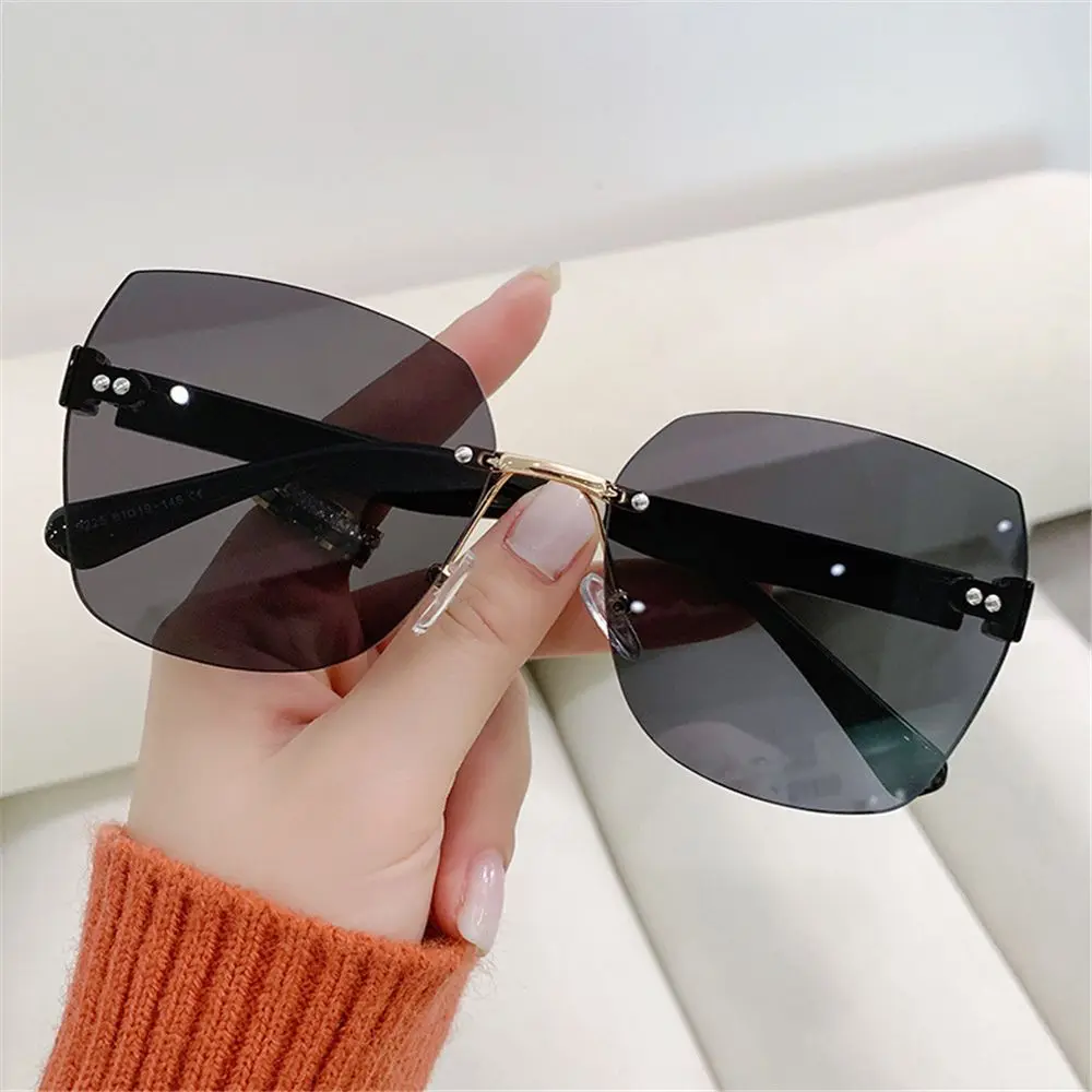Gafas de sol vintage sin montura ahumadas para mujer - imagen 2