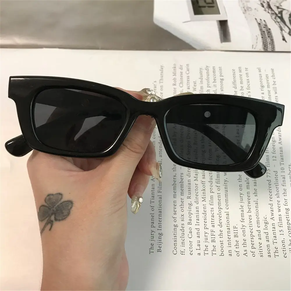 Gafas de sol vintage rectangulares con protección UV400 para mujer - imagen 2