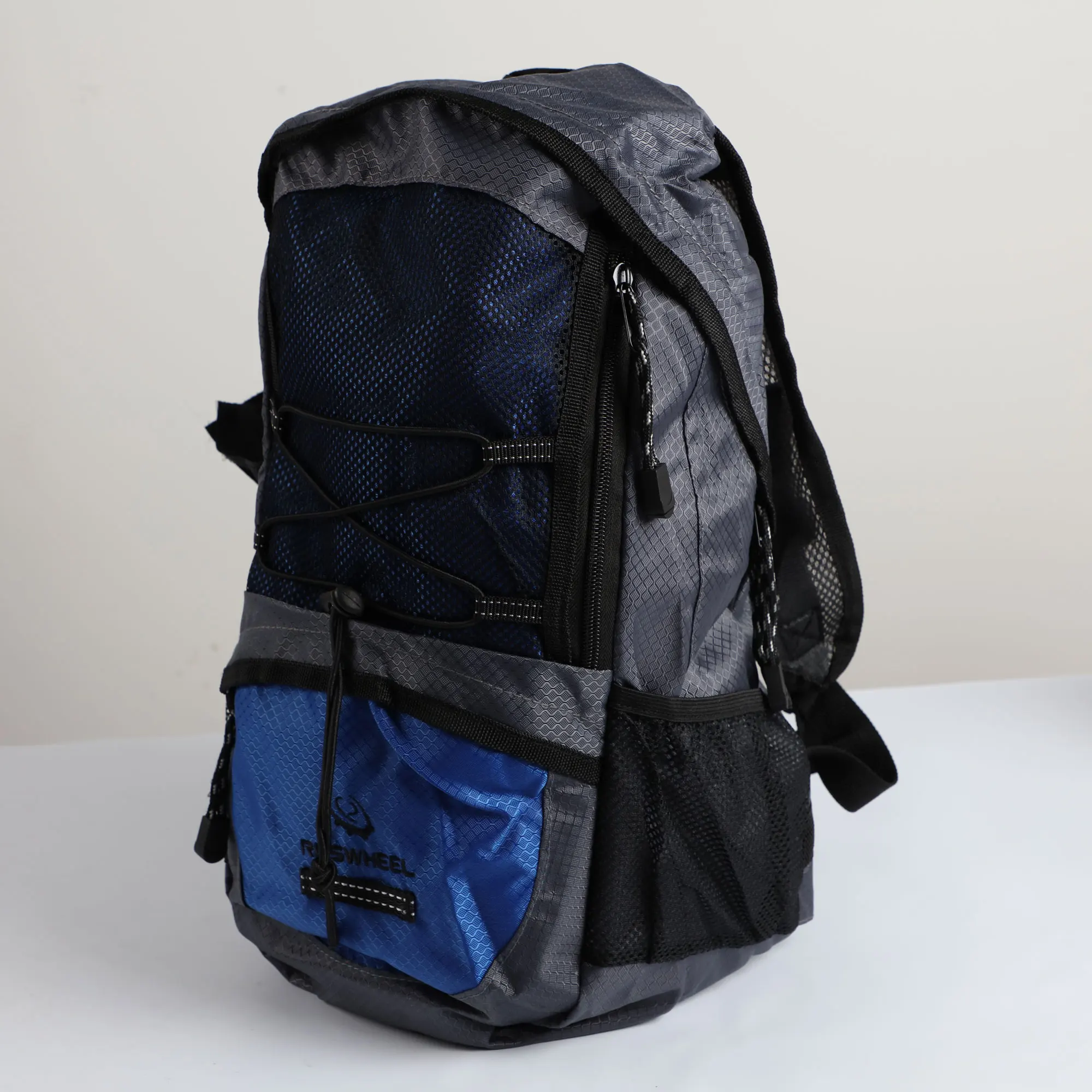 Funda impermeable incluida