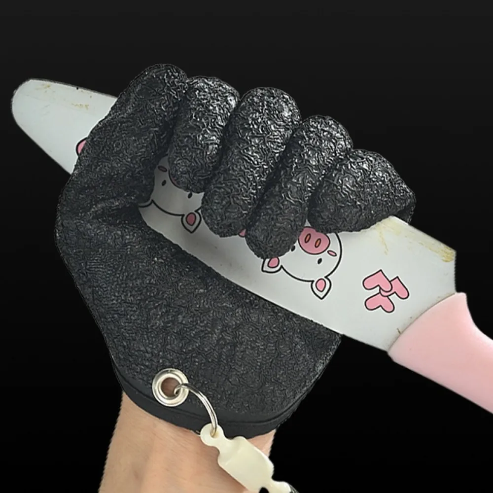 Guantes con sistema de sujeción mediante hebilla metálica