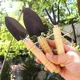 Juego herramientas jardinería pala y rastrillo con mango madera - imagen 5