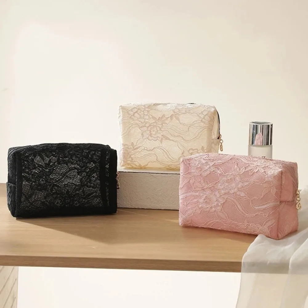 Bolsa cosméticos impermeable de encaje floral gran capacidad - imagen 3