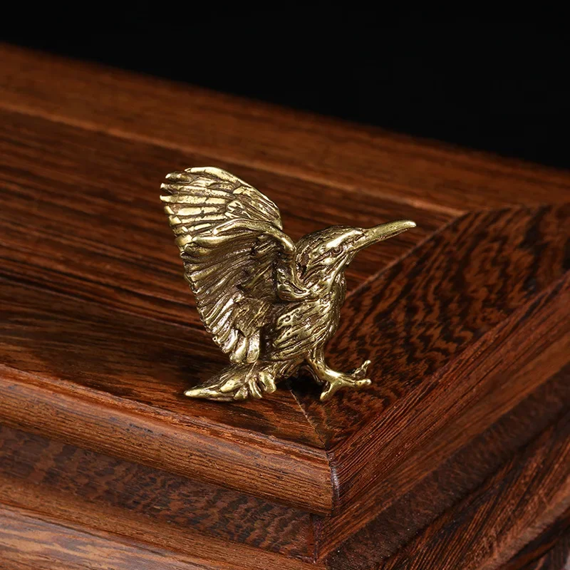 Mini águila de metal con alas abiertas para decoración