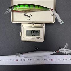 Señuelo swimbait flotante pececillo con plumas para lucio