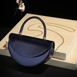 Bolso de fiesta cuadrado con brillo y adorno de media luna