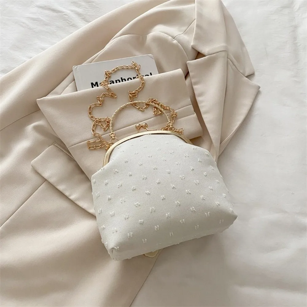 Bolso de hombro clásico lujo con forma tipo concha y asa superior - imagen 3