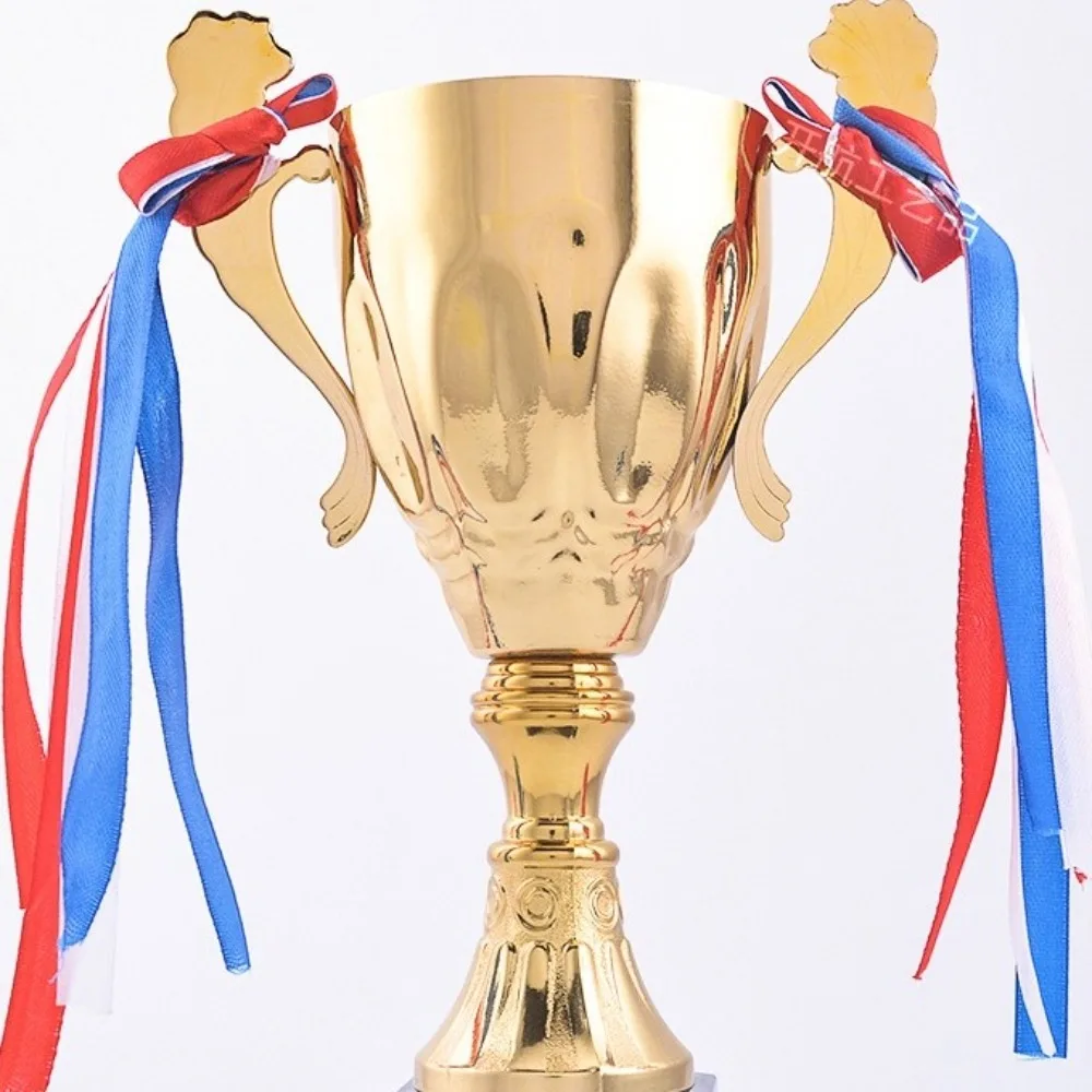 Detalle del trofeo en acabado cobre