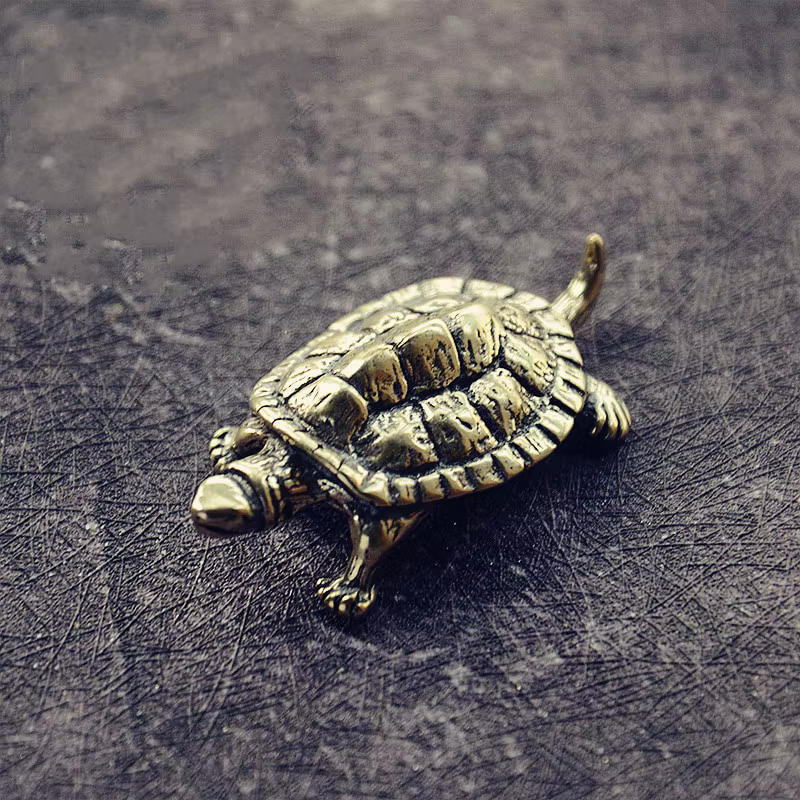 Señuelo Tortuga Artesanal Latón – Pieza Retro para Pesca y Colección - imagen 3