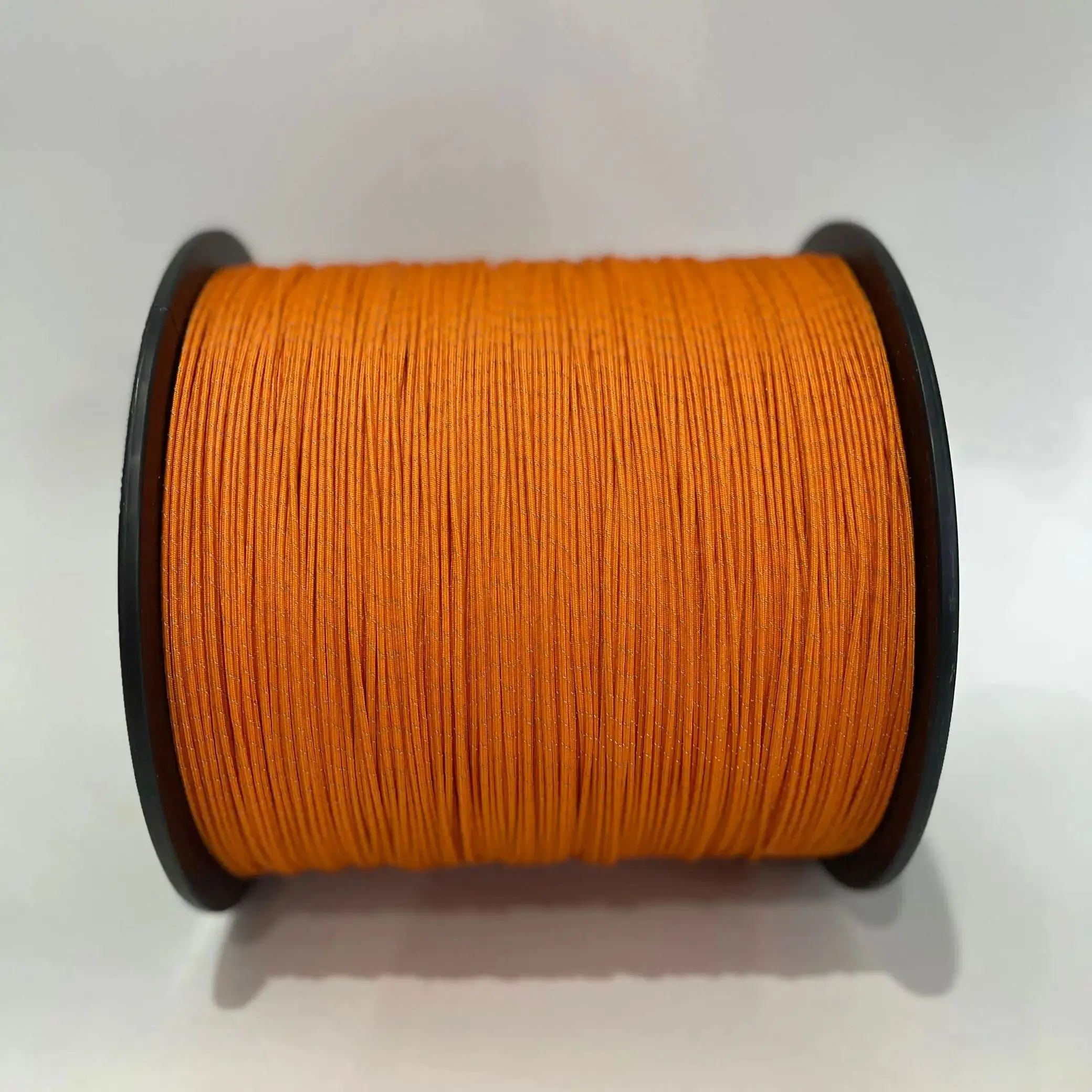 Comparativa de colores disponibles: negro, blanco, amarillo, verde, naranja y azul oscuro