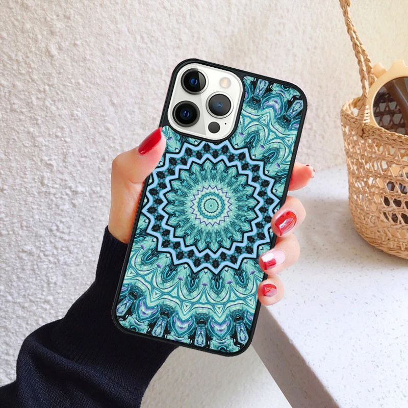 Detalle del diseño mandala de girasol en la funda
