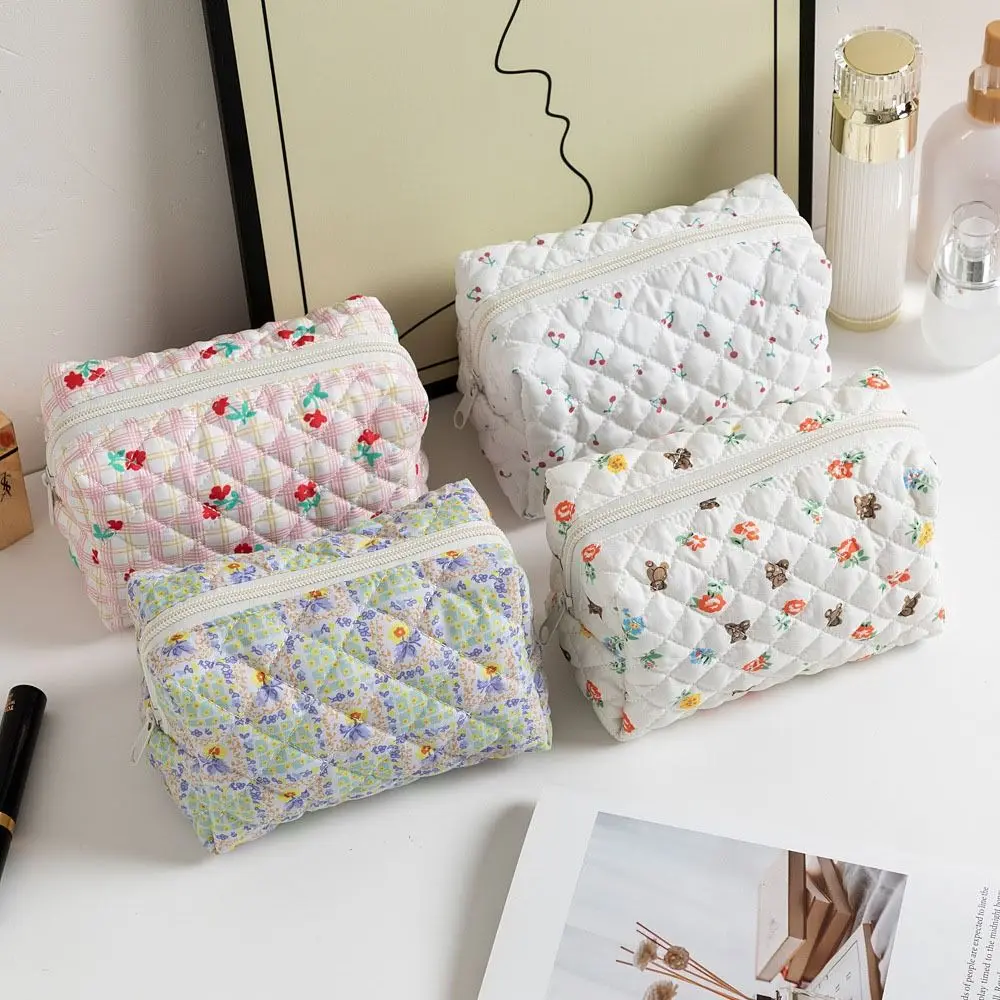 Bolsa de cosméticos acolchada de algodón con estampado floral kawaii - imagen 4