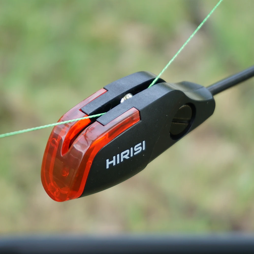 Indicador de picada Hirisi instalado en una caña de pesca de carpa