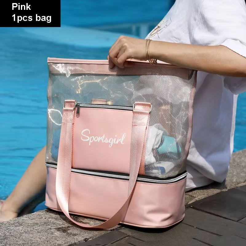 Bolsa impermeable en uso durante actividades acuáticas