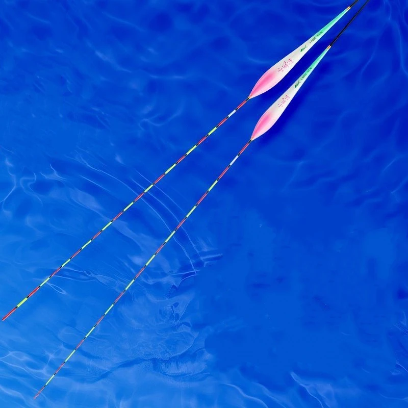 Flotador de pesca salvaje mostrando su cuerpo de nanomaterial y pedal de carbono