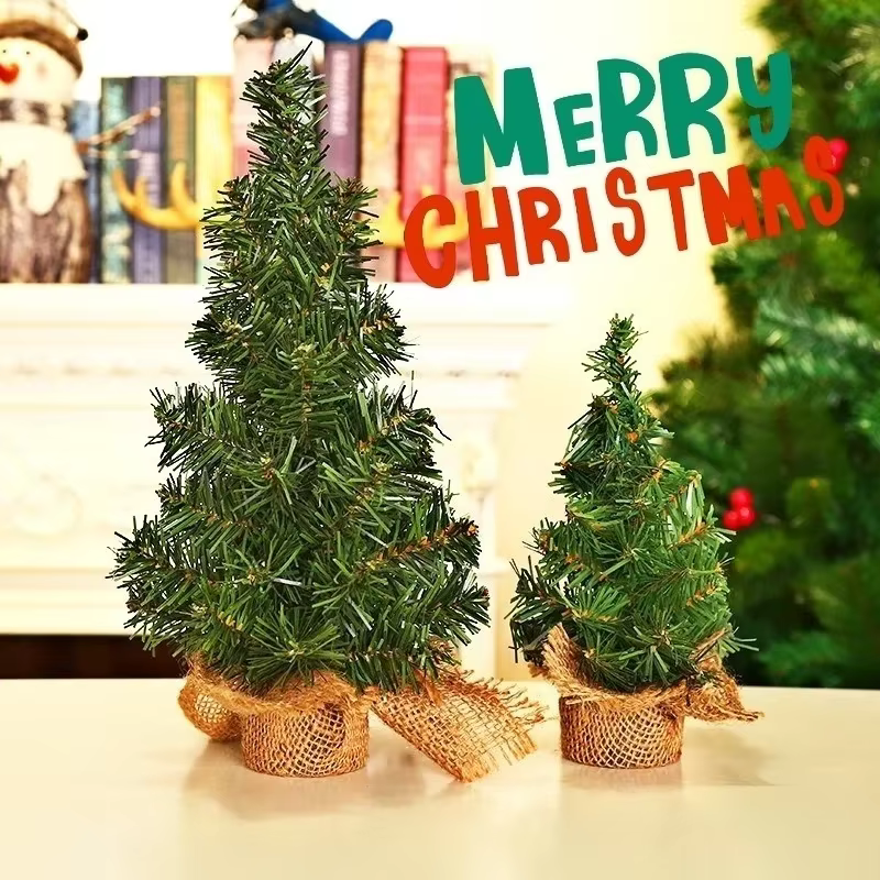 Mini árbol de Navidad de pino nevado verde de 20cm