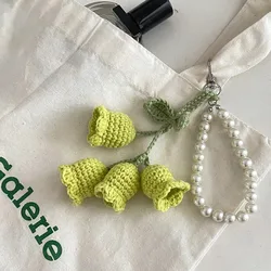 Llavero Orquídea con Perlas Hecho a Mano – Colgante Tejido para Bolso