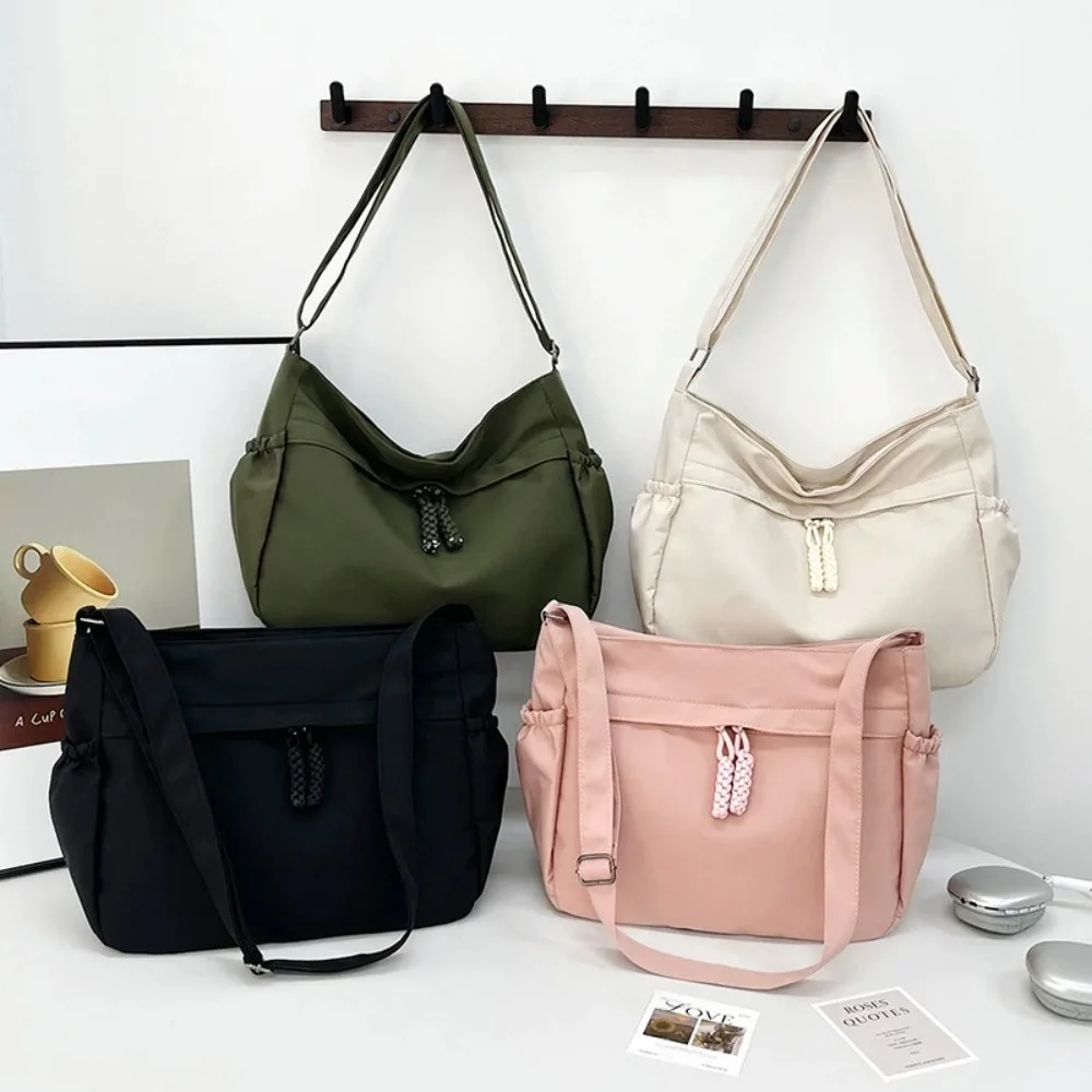 Bolso cruzado de nailon con cremallera y varios bolsillos - imagen 4