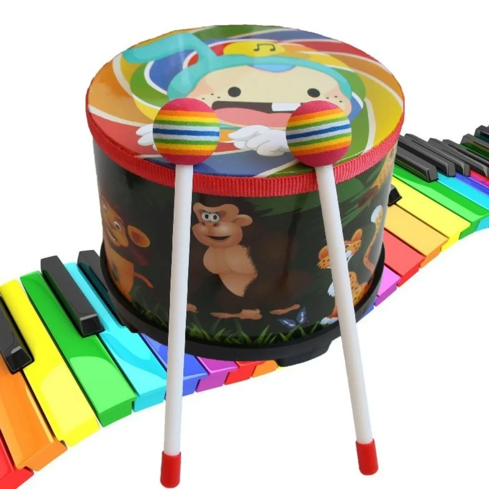Tambor con baquetas para principiantes
