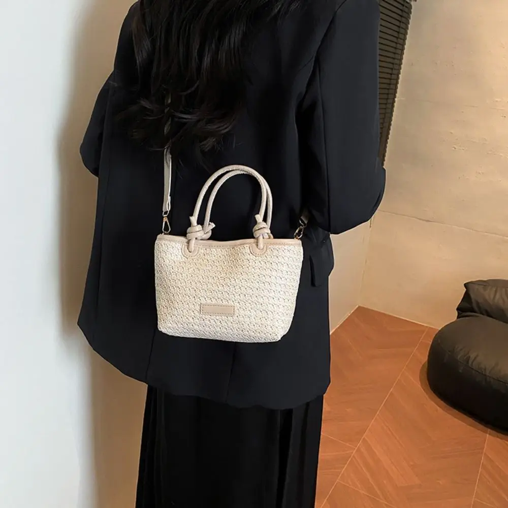 Bolso bandolera de paja tejido a mano tipo cesta con nudo - imagen 2