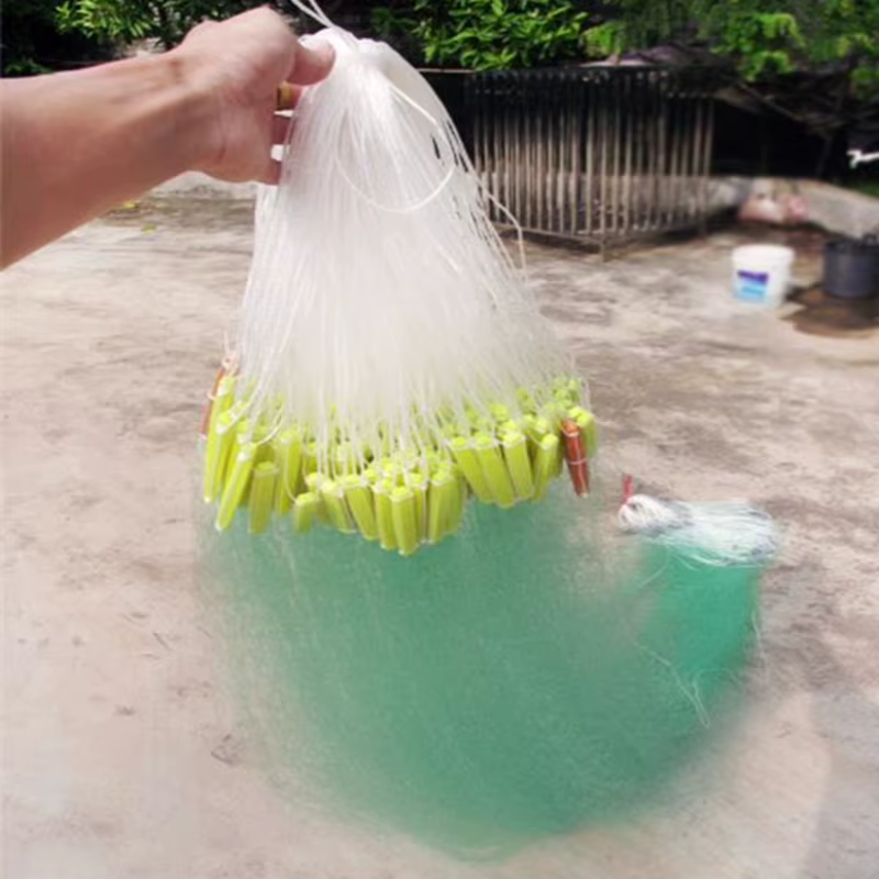 Red de pesca extendida para diferentes profundidades de río