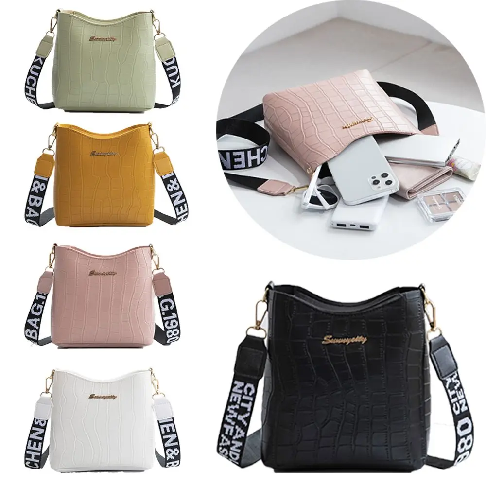 Bolso bandolera pequeño de mujer con diseño cocodrilo - imagen 4