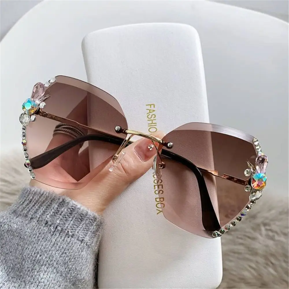 Gafas de sol sin montura con protección UV y pedrería para mujer