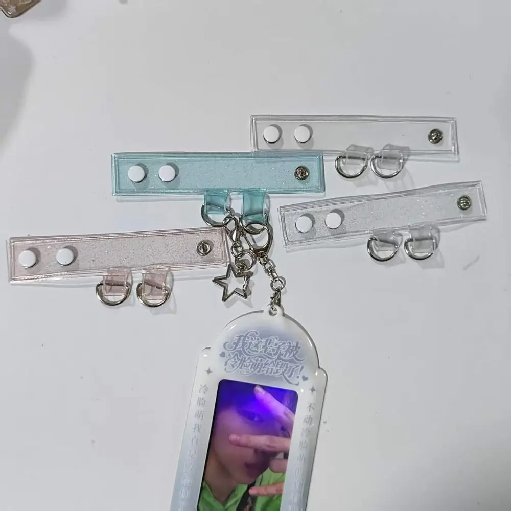 Accesorio compacto para correas y mochilas
