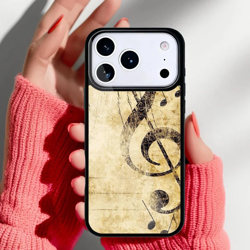 Detalle del diseño de nota musical en funda de teléfono