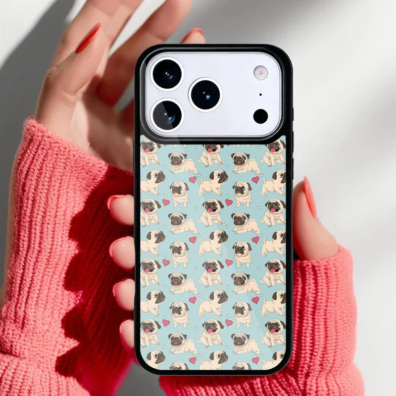 Detalle del diseño de bulldog francés en la funda para teléfono móvil