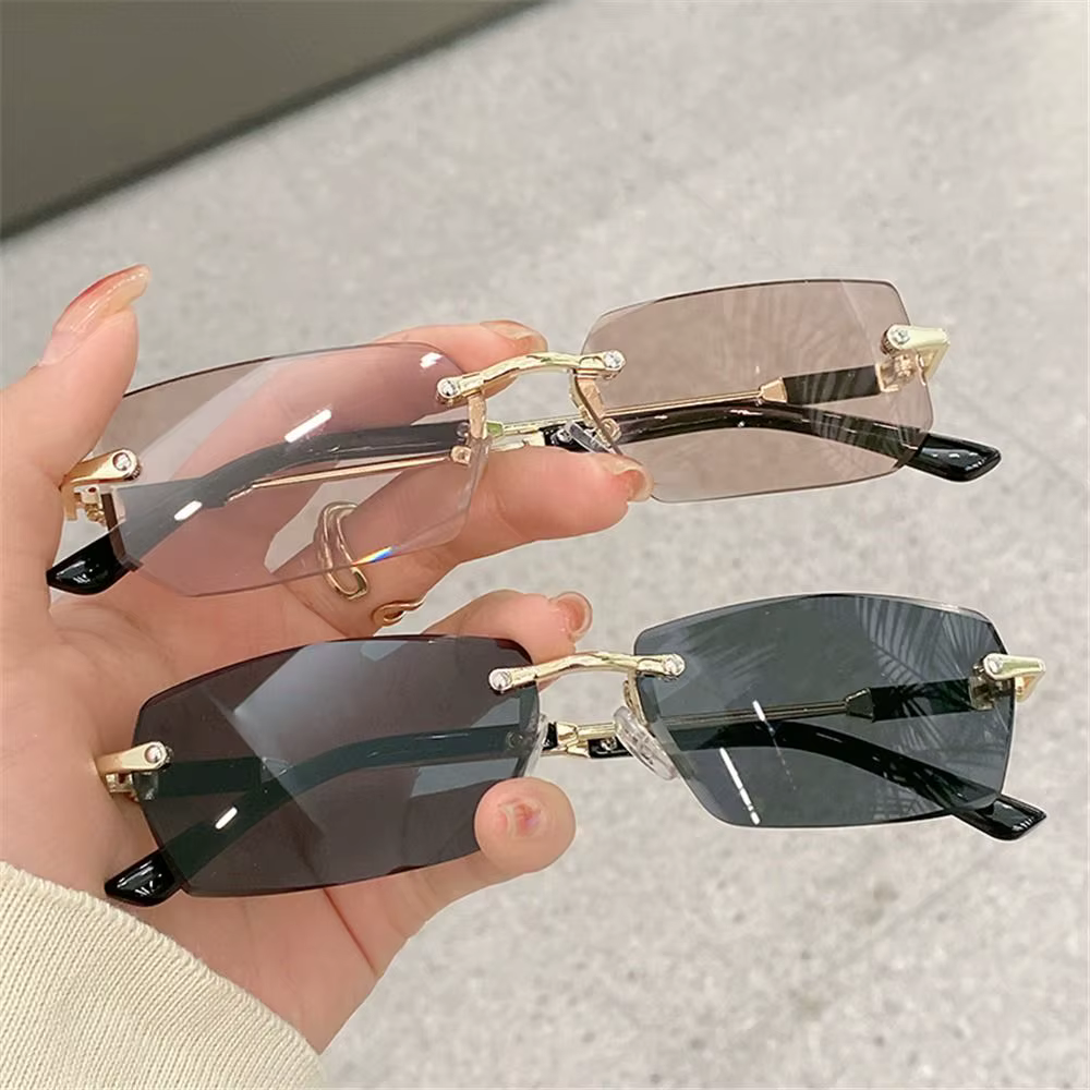 Gafas de sol estilo Y2K en diferentes colores