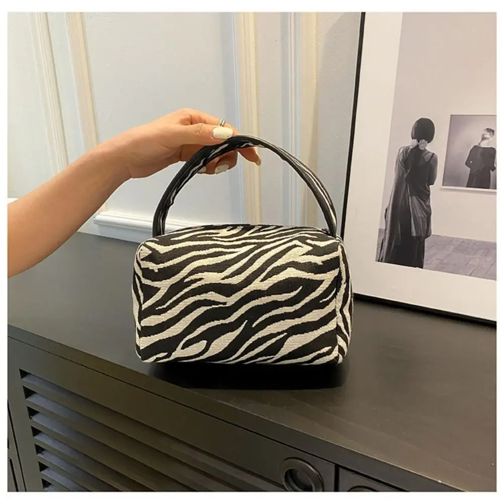 Bolsa de Aseo Portátil de Lona con Cierre y Estampado de Leopardo