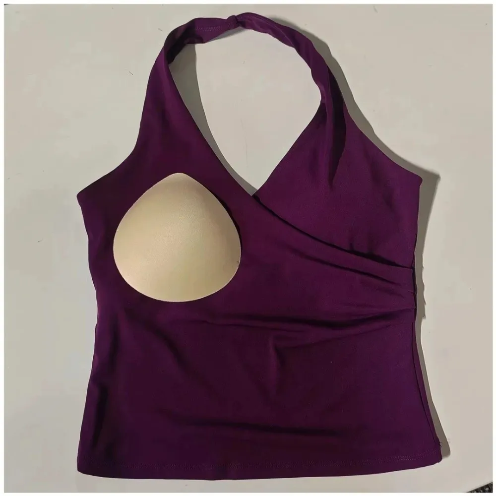 Top deportivo transpirable con sujetador incorporado y cuello halter - imagen 2