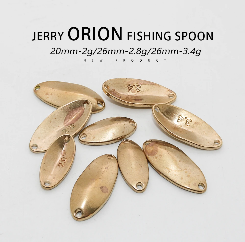 Micro cuchara de cobre Jerry Orion en superficie blanca