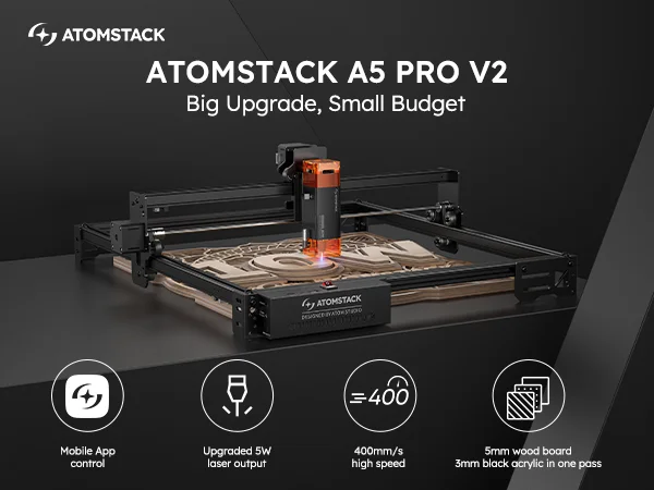 ATOMSTACK A5 Pro V2 grabador láser montado sobre mesa de trabajo