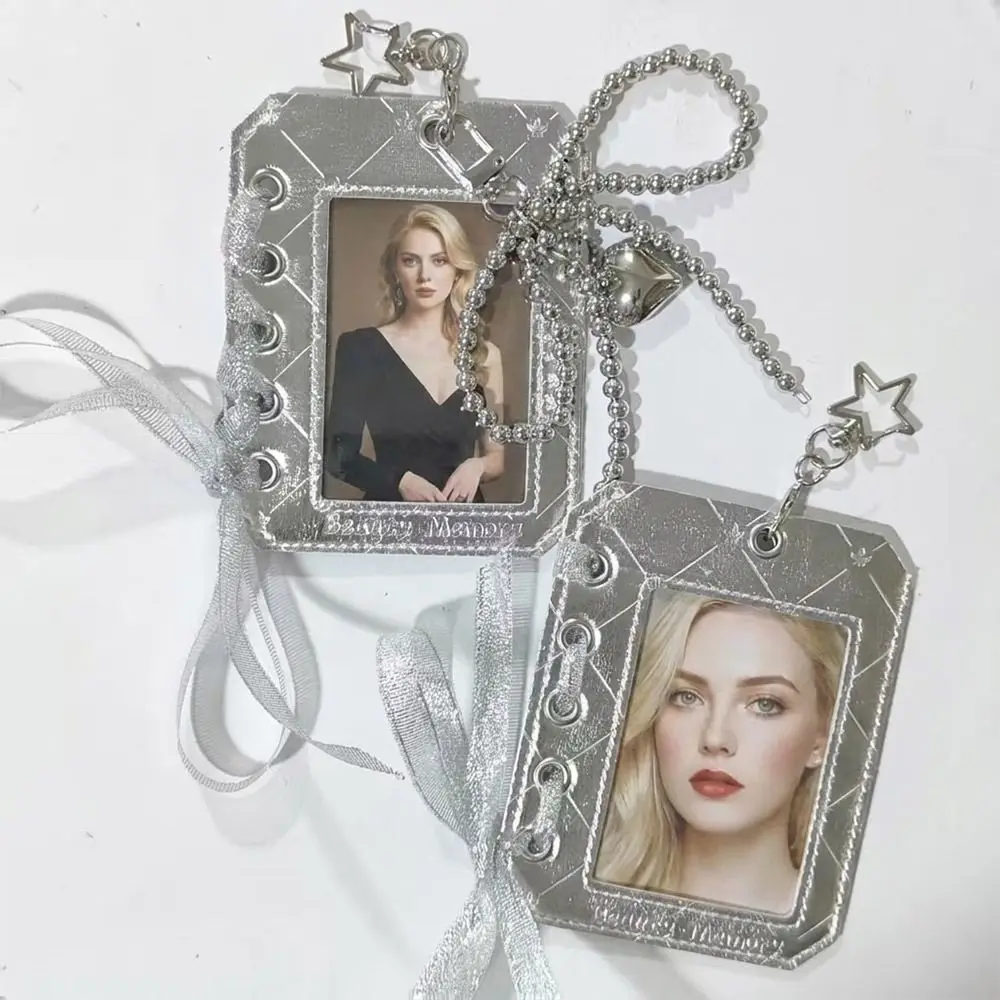 Funda para tarjetas Y2K PU plateada con llavero corazón y lazo - imagen 3