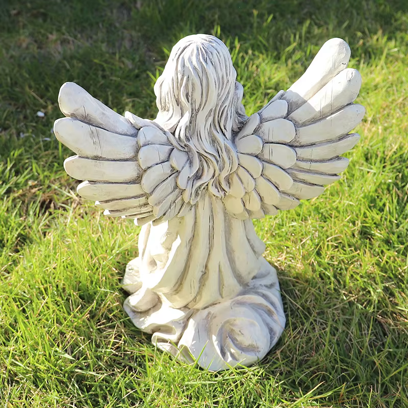 Ángel arrodillado de resina – Estatuilla religiosa decorativa para jardín - imagen 5