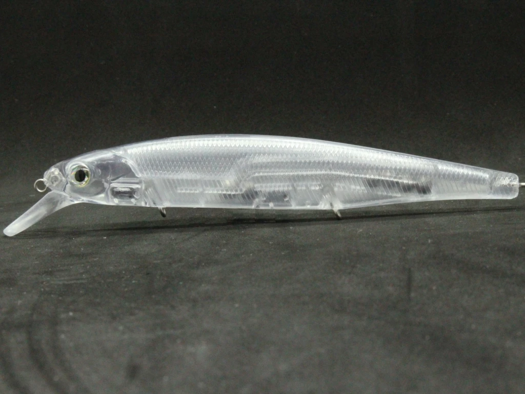 Señuelo de pesca WLure UPM774 sin pintar cuerpo en blanco