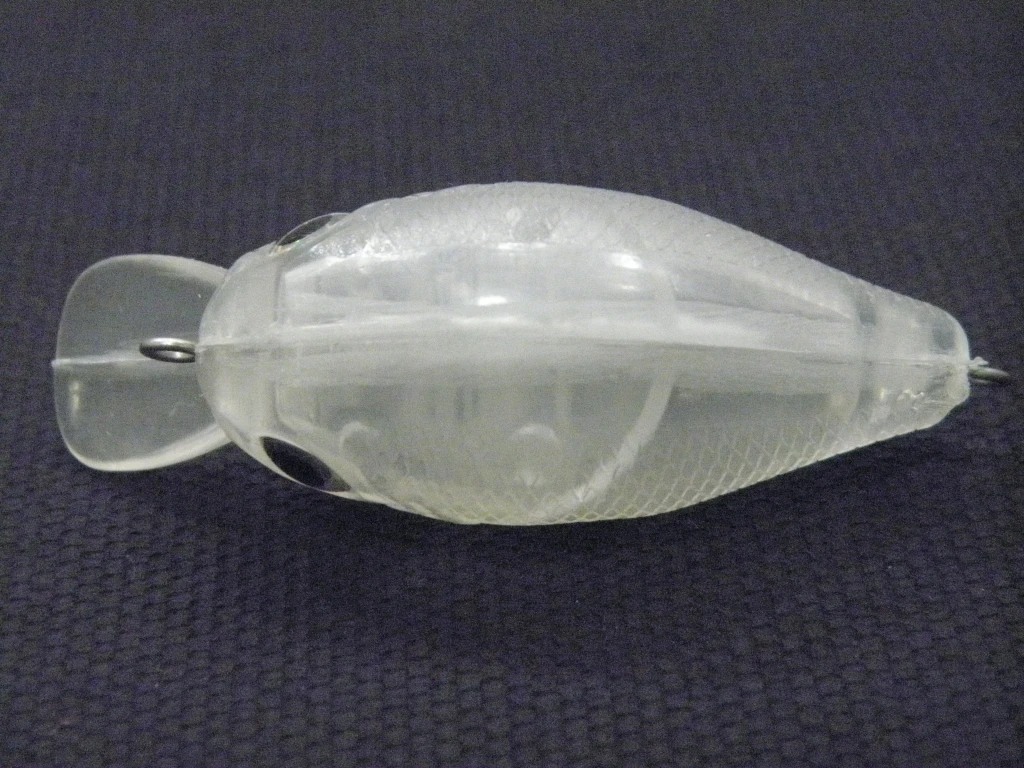 Detalle del cuerpo con alto relieve y sistema sonajero equilibrado
